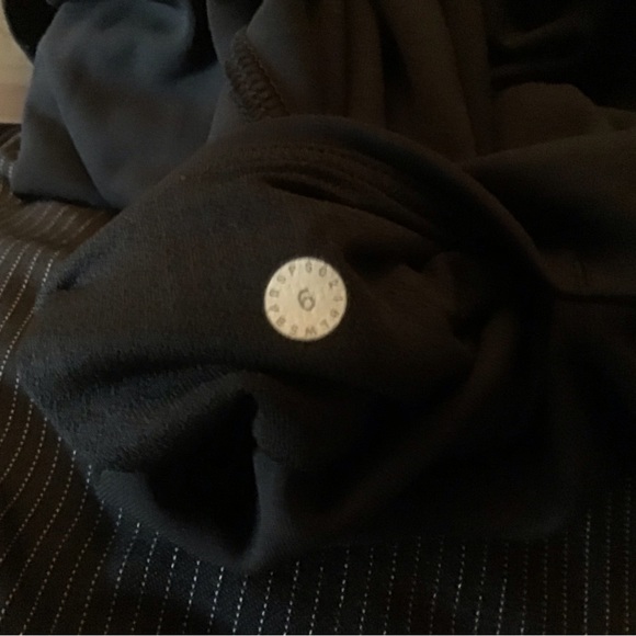 Lululemon Wunder Under Hi-Rise Tight *Mesh 28"
Black *Special Edition* EUC - Picture 6 of 8